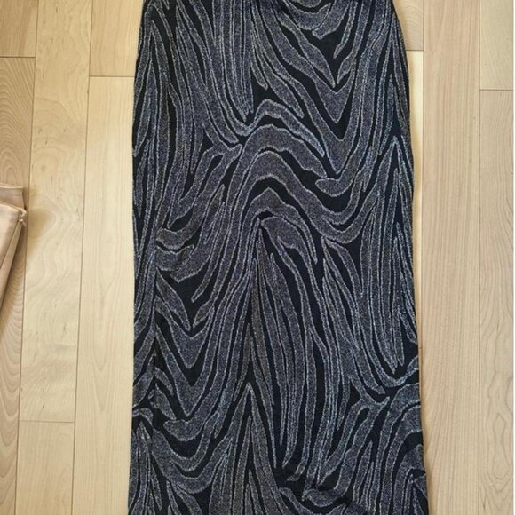 Statement maxi skirt from Urban Renewal, crafted in the USA - Picture 2 of 8